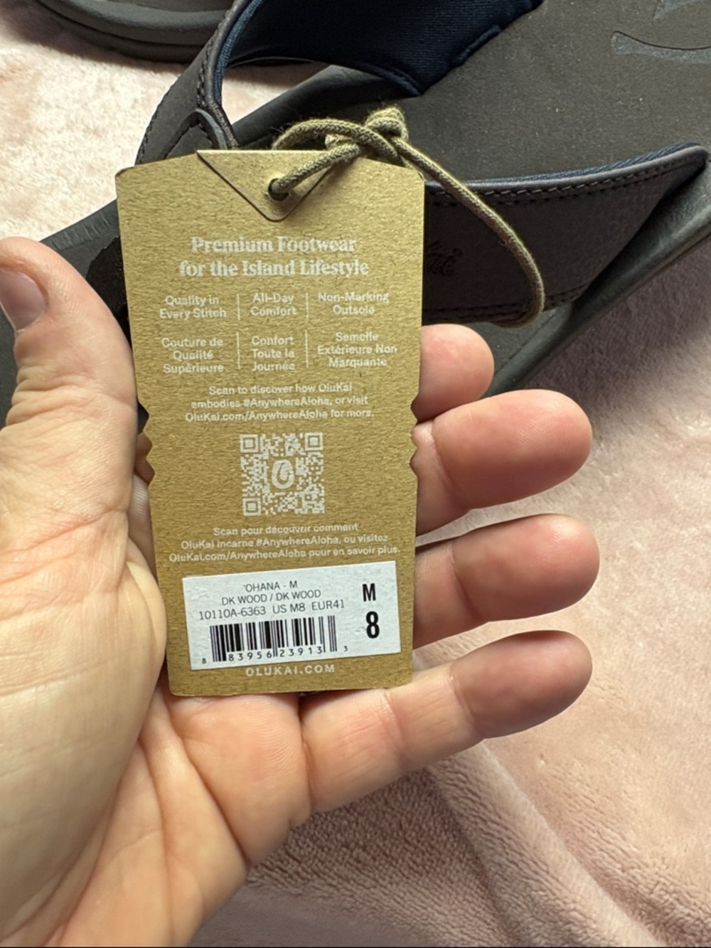 NWT OluKai Men's Brown Leather-Style Thong Sandals with Navy Accents - Picture 3 of 5